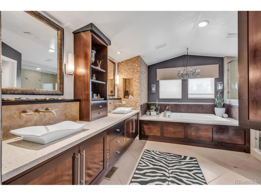 Photo of 9856 Glenstone Trl