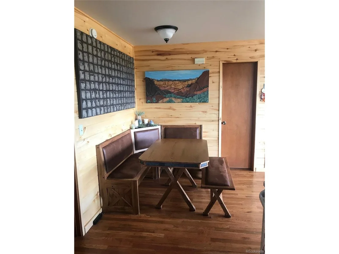 Photo of 1001 E Badger Rd