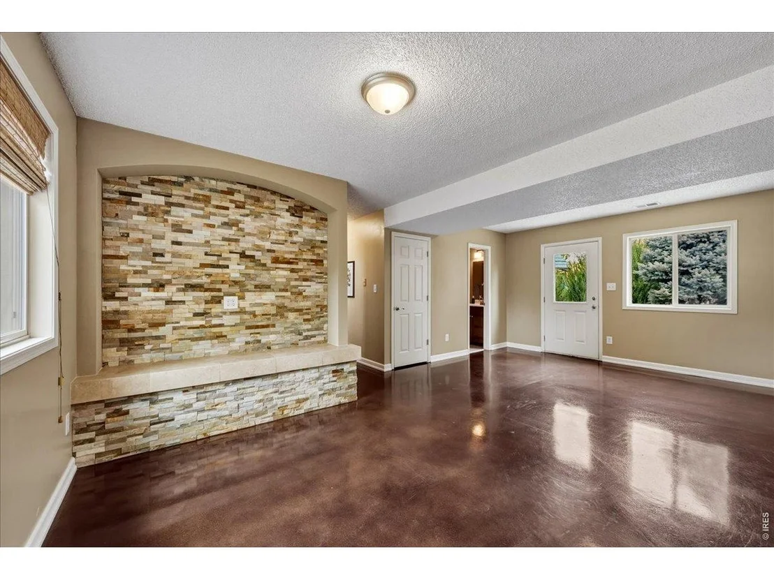 Photo of 30 Tulip Ct