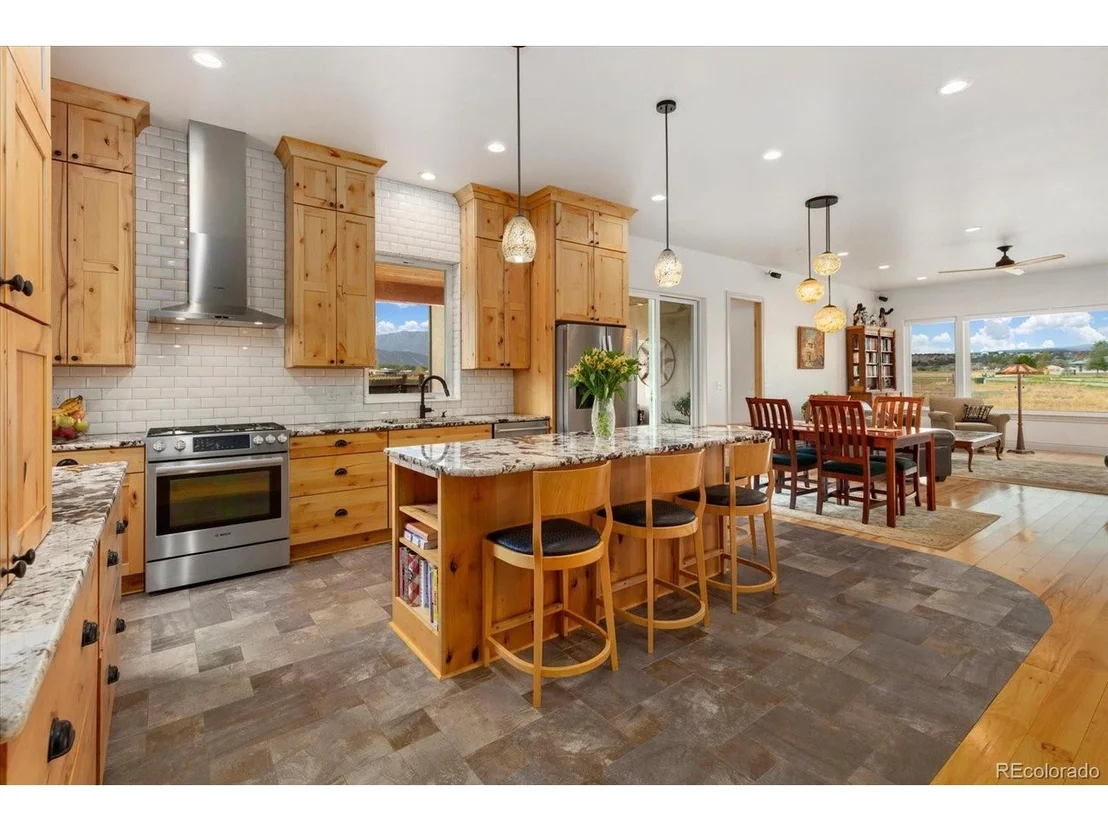 Photo of 7670 Meadowlark Ln