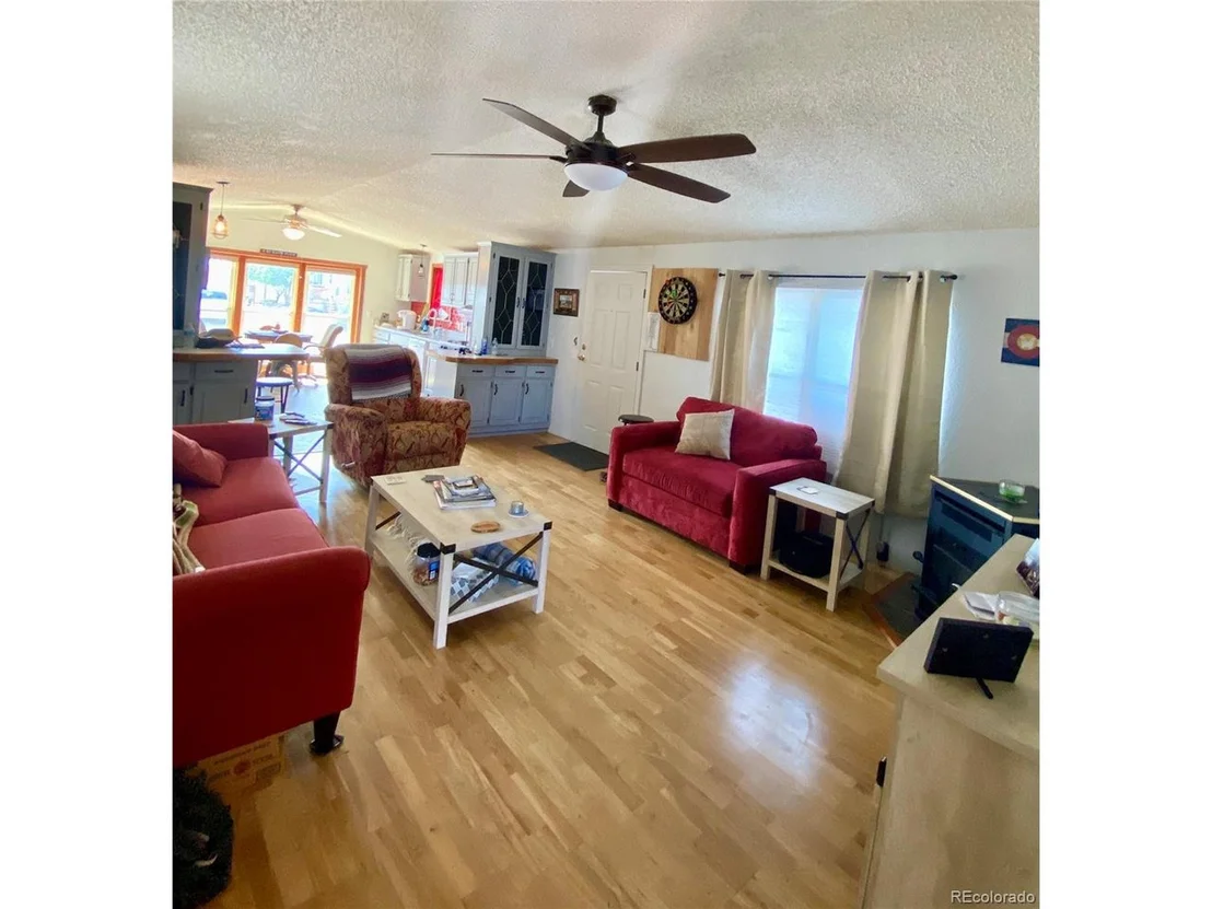 Photo of 921 Maple Dr
