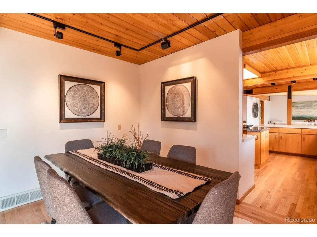 Photo of 2695 Linden Dr