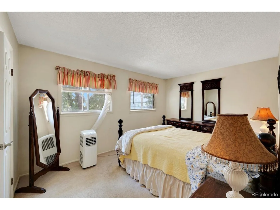 Photo of 11084 Clermont Dr