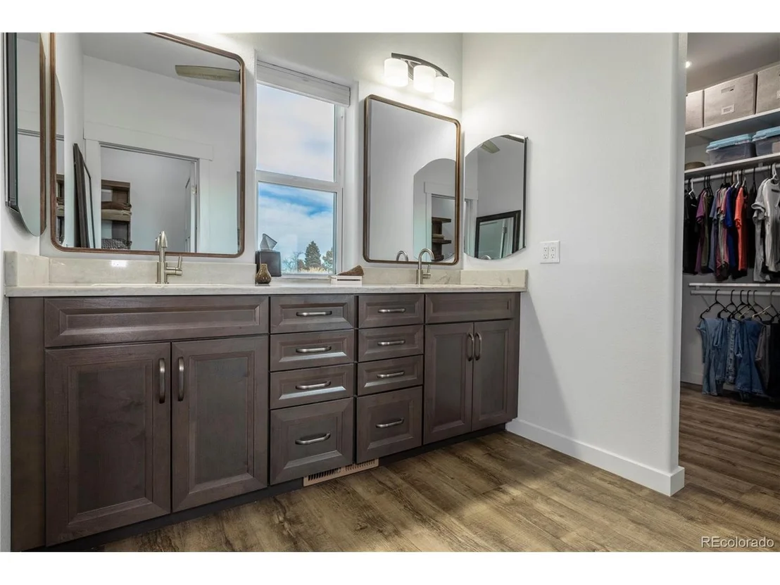 Photo of 6798 Lakeside Cir