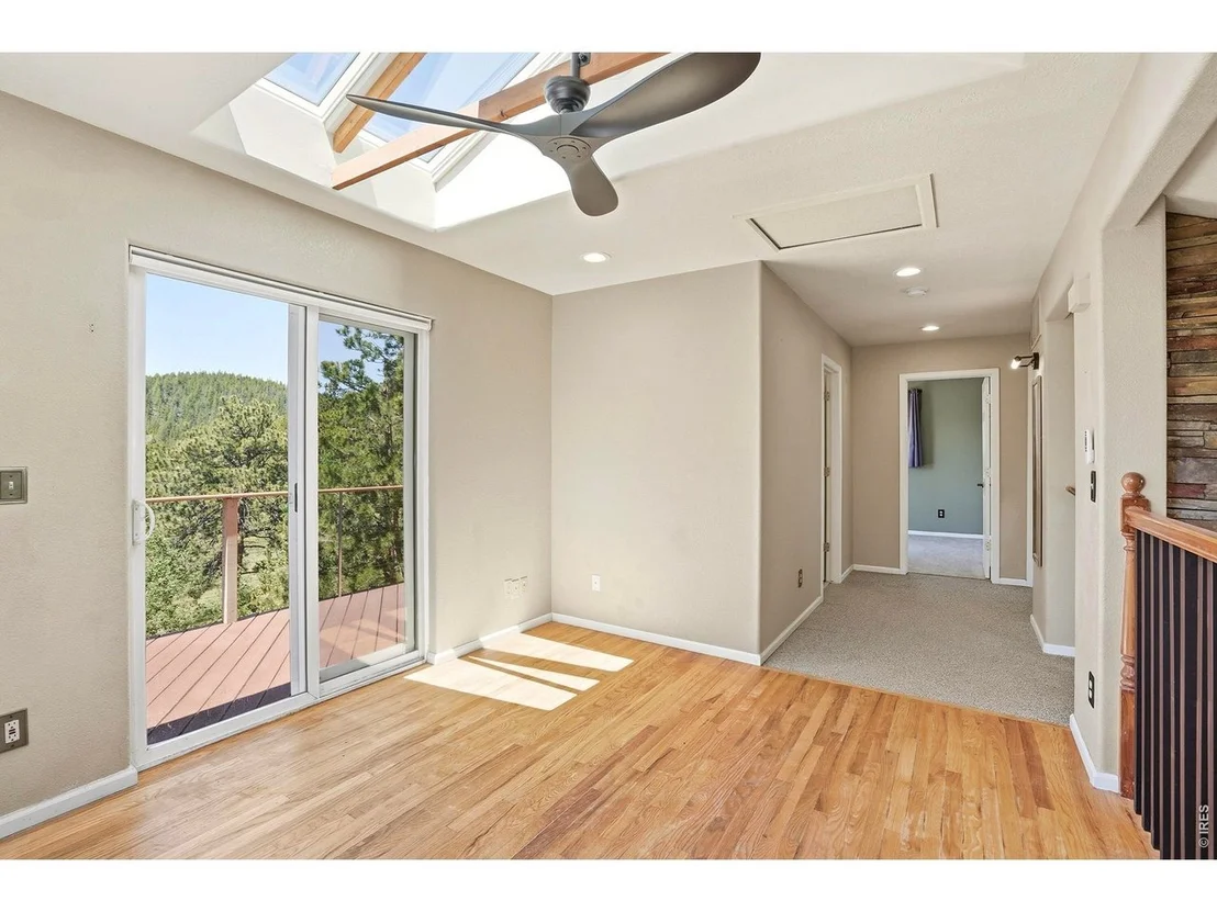 Photo of 212 Elk Pl