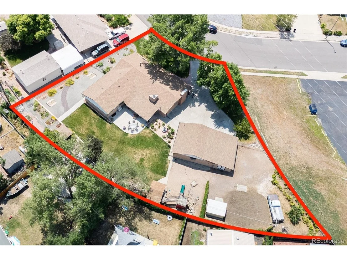 Photo of 1469 Douglas Dr