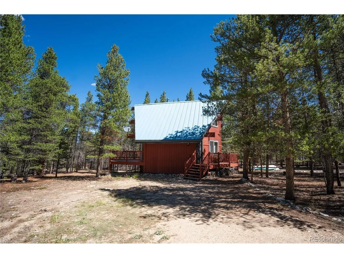 Photo of 643 Spruce Dr