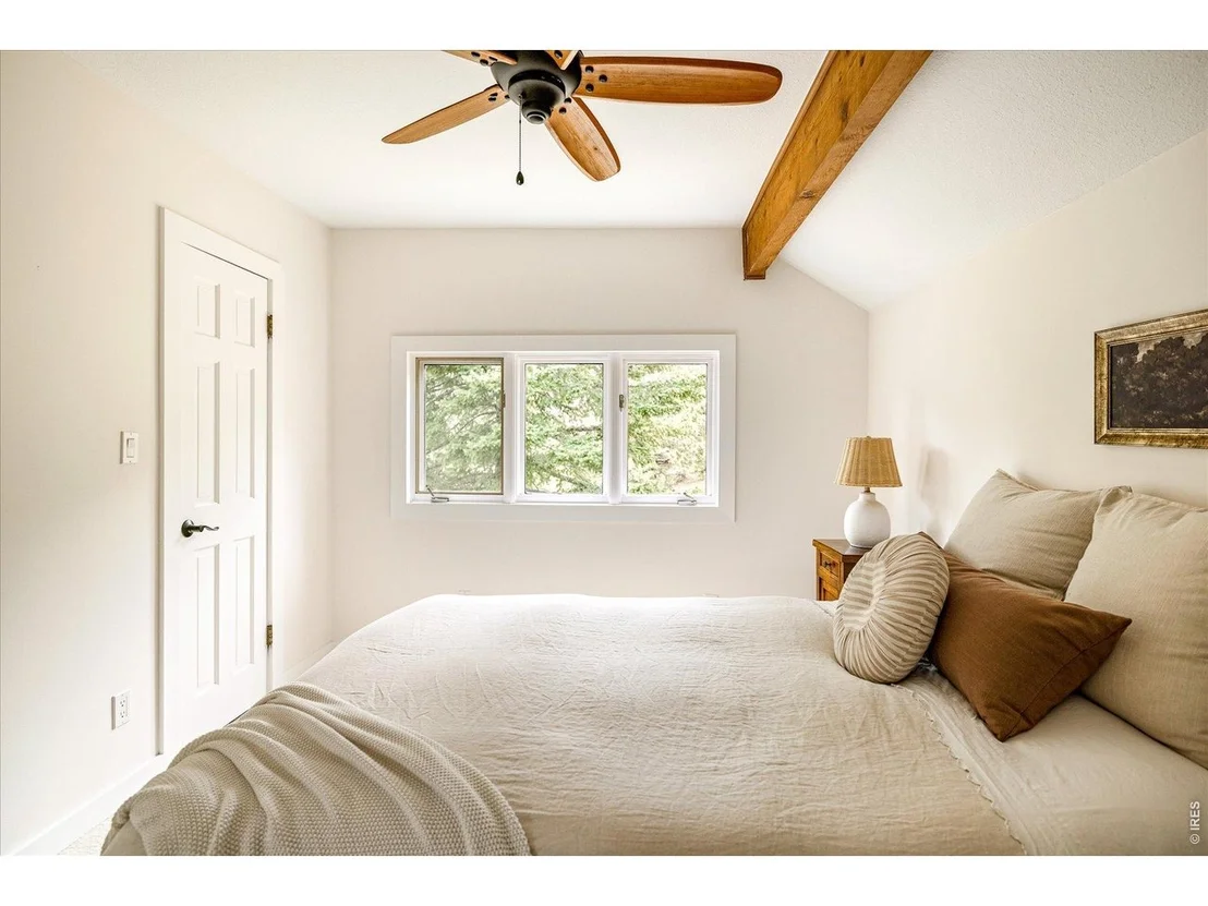 Photo of 1040 Brook Rd
