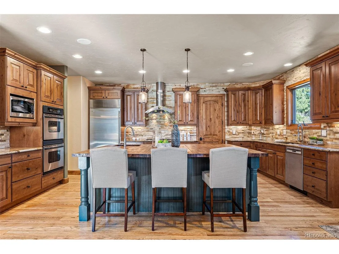 Photo of 2392 Saddleback Dr