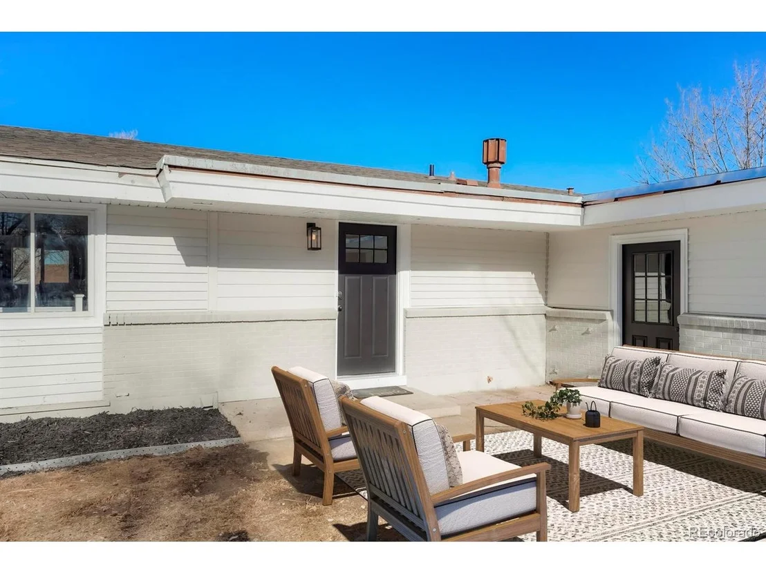 Photo of 9943 Badding Dr