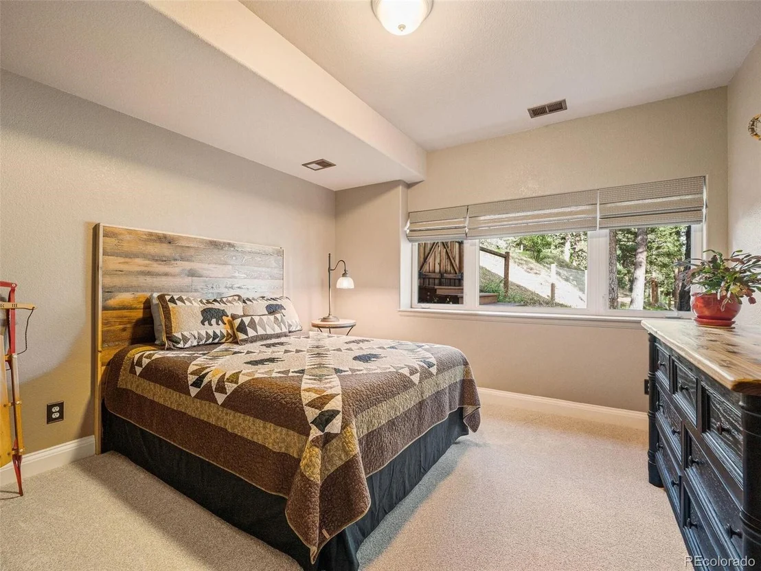 Photo of 137 Nuthatch Rd