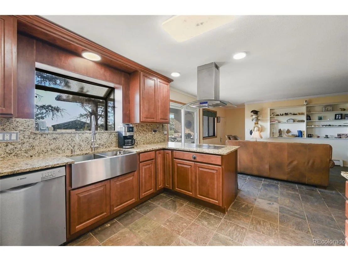 Photo of 5430 Murr Rd