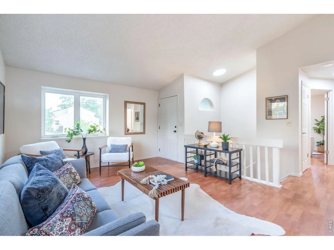 Photo of 1324 Sioux Blvd