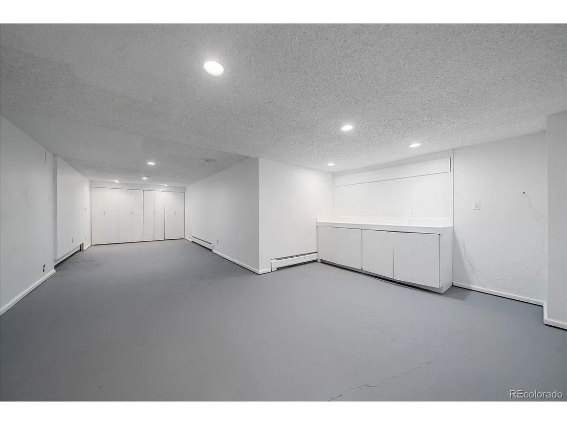 Photo of 560 Valley Rd