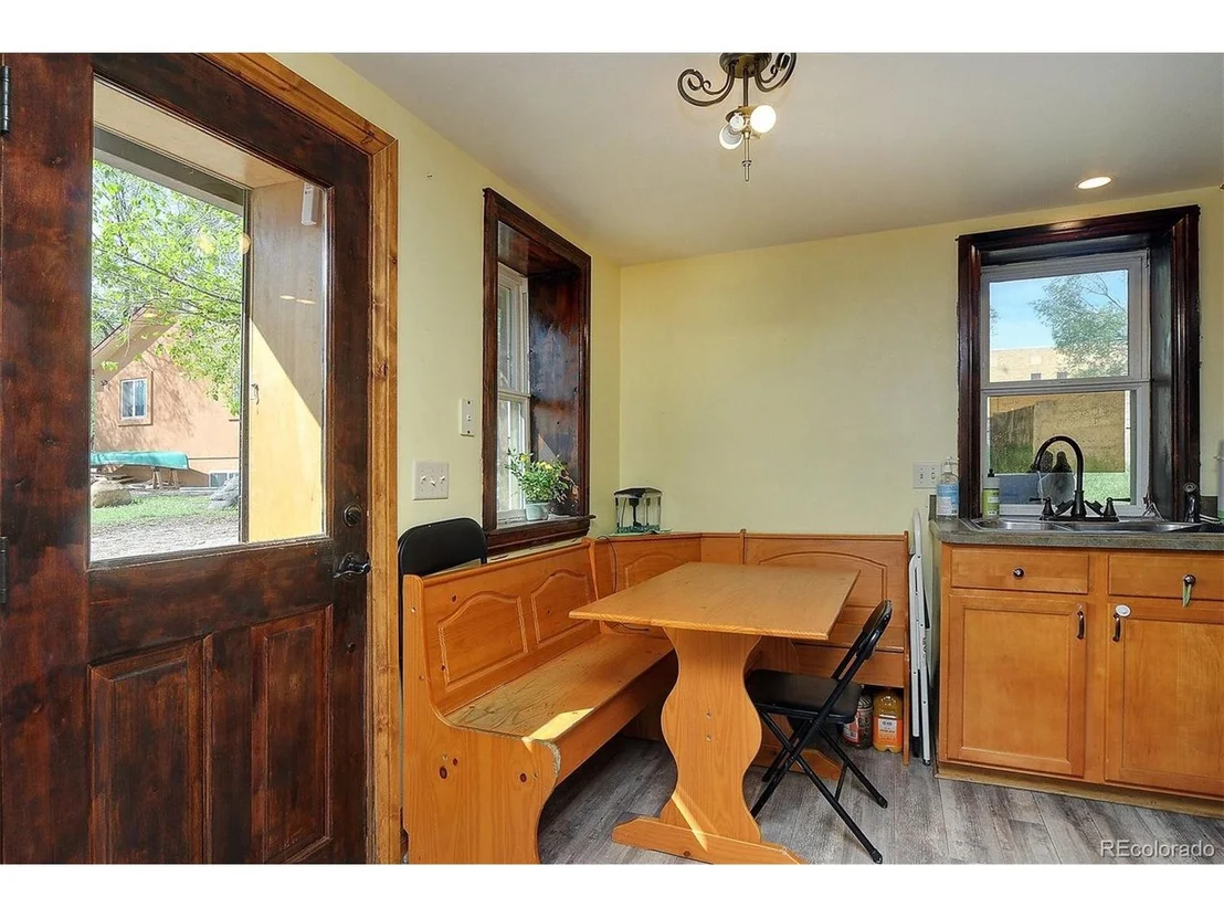 Photo of 612 W 3rd St