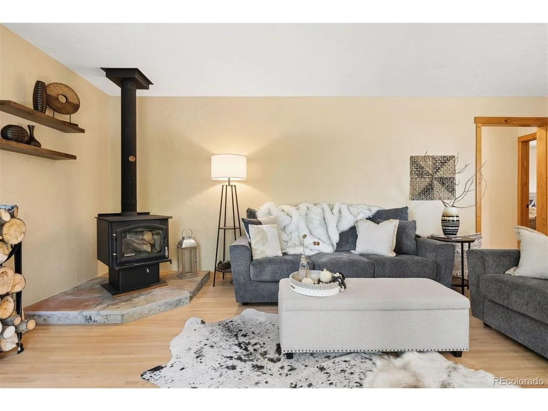 Photo of 4388 Witter Gulch Rd