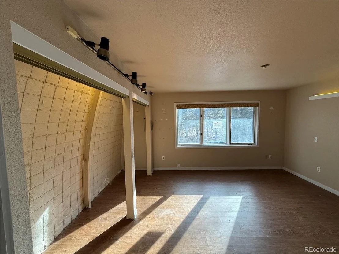 Photo of 663 Aspen Rd