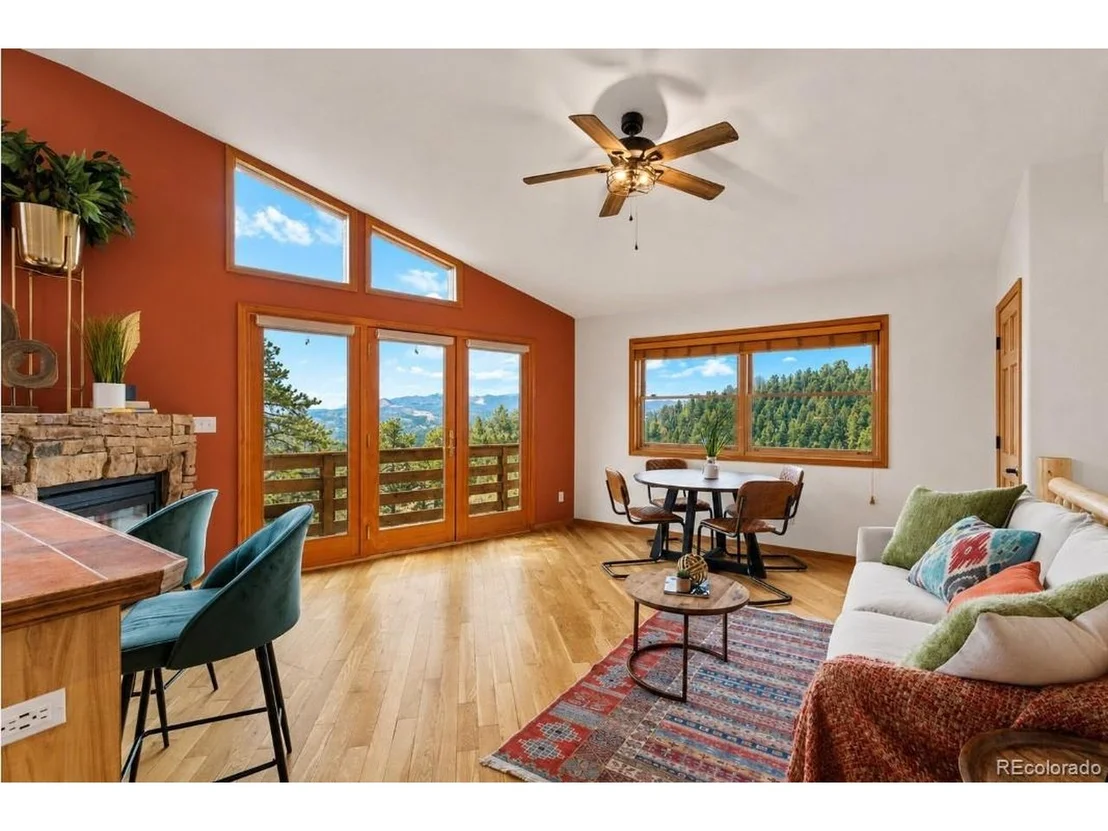 Photo of 745 N Pine Dr