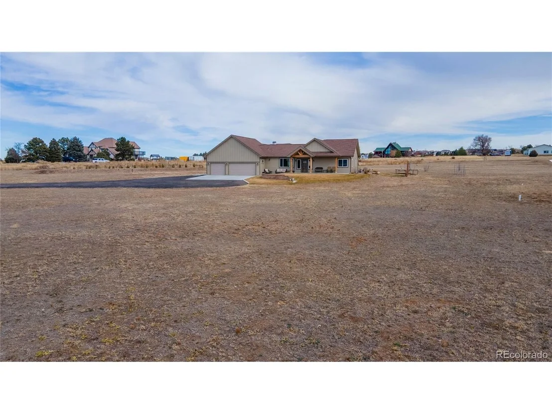 Photo of 6798 Lakeside Cir