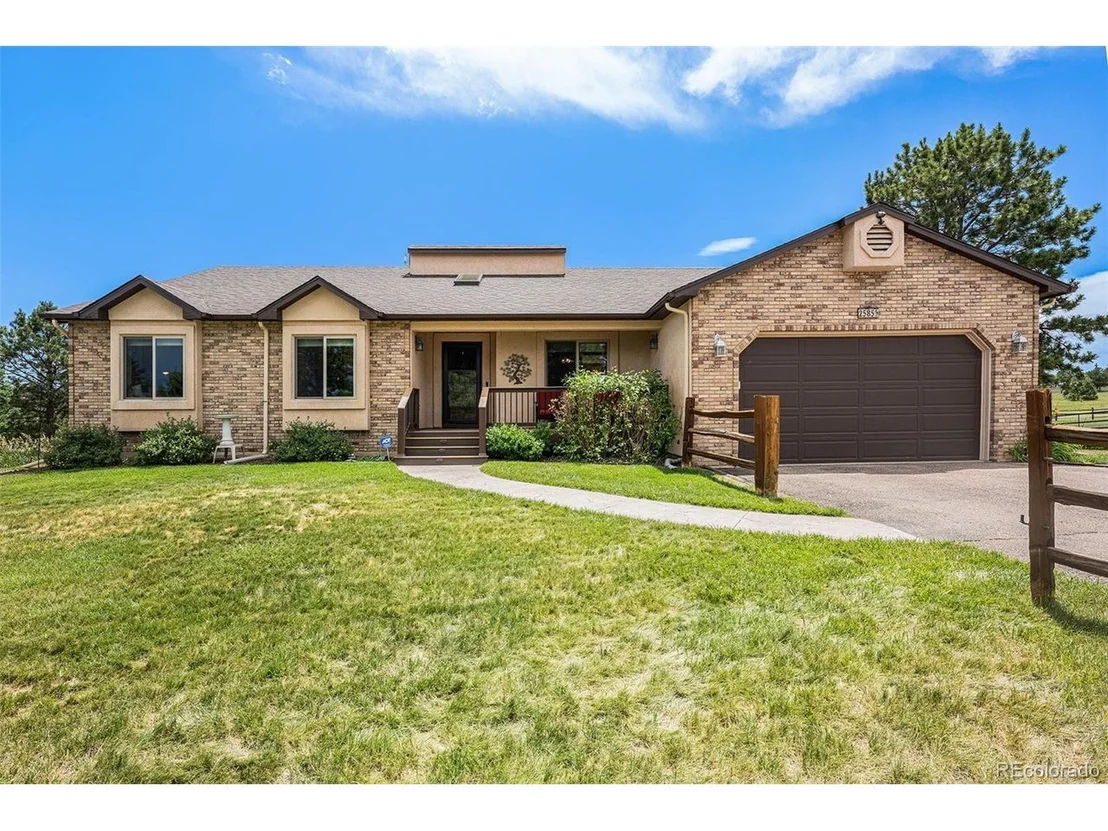 Photo of 2585 Mohawk Way
