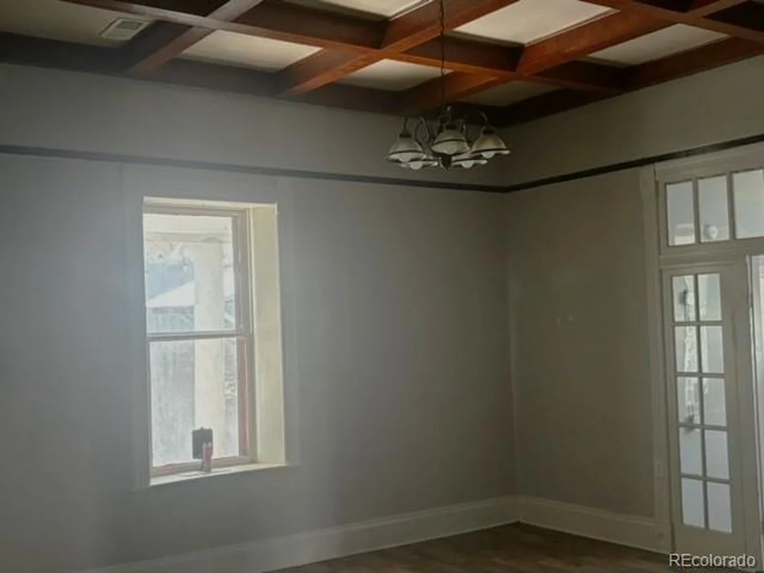 Photo of 331 Main St