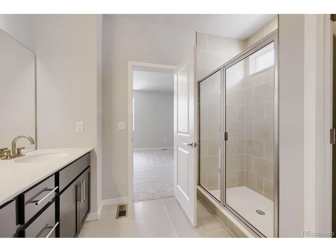 Photo of 46431 Heritage Ave