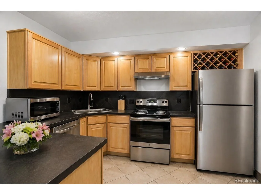 Photo of Unit 310 at 601 W 11th Ave