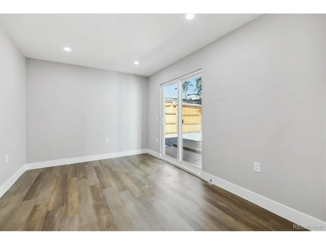 Photo of 6875 Reno Dr