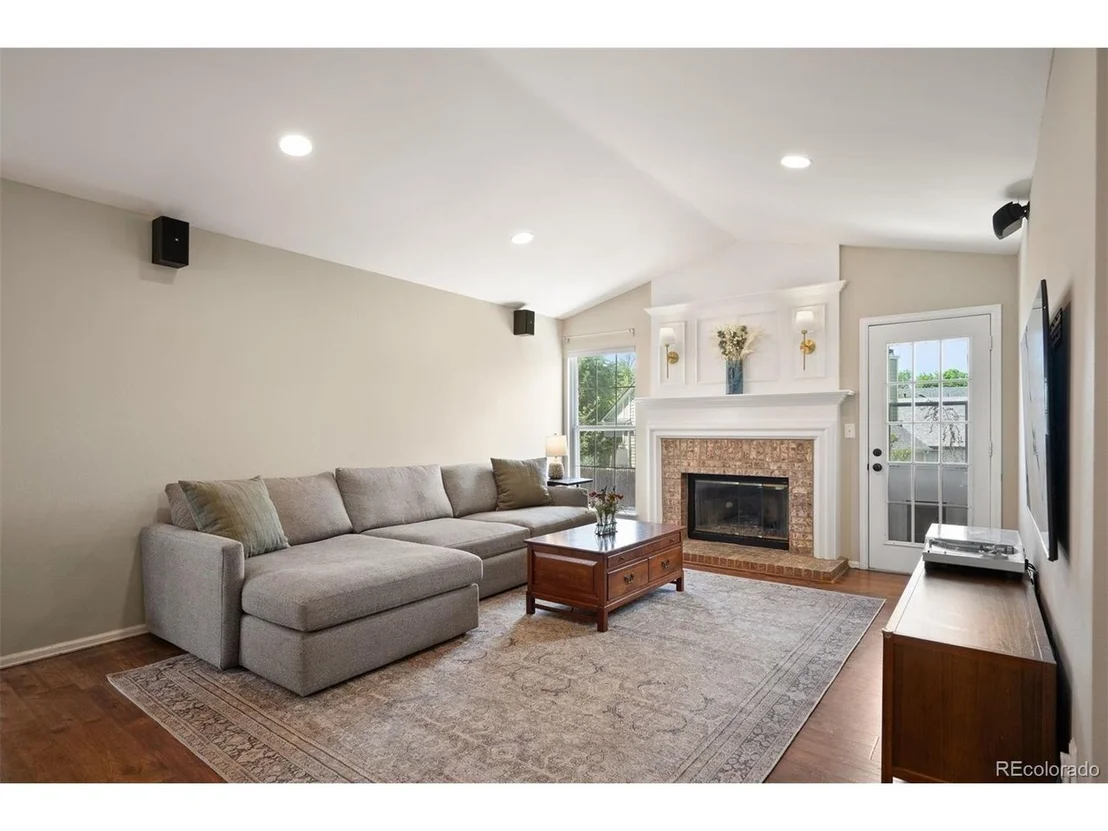 Photo of 1010 Mercury Dr