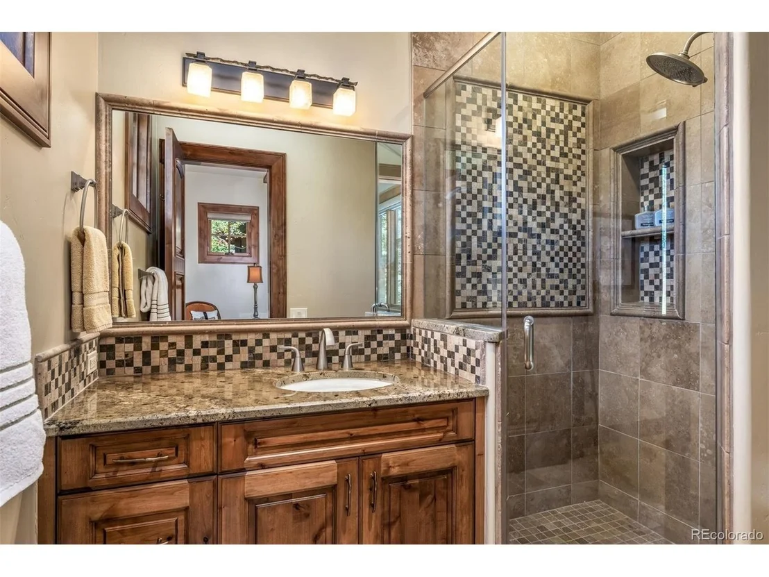 Photo of 345 Peerless Dr