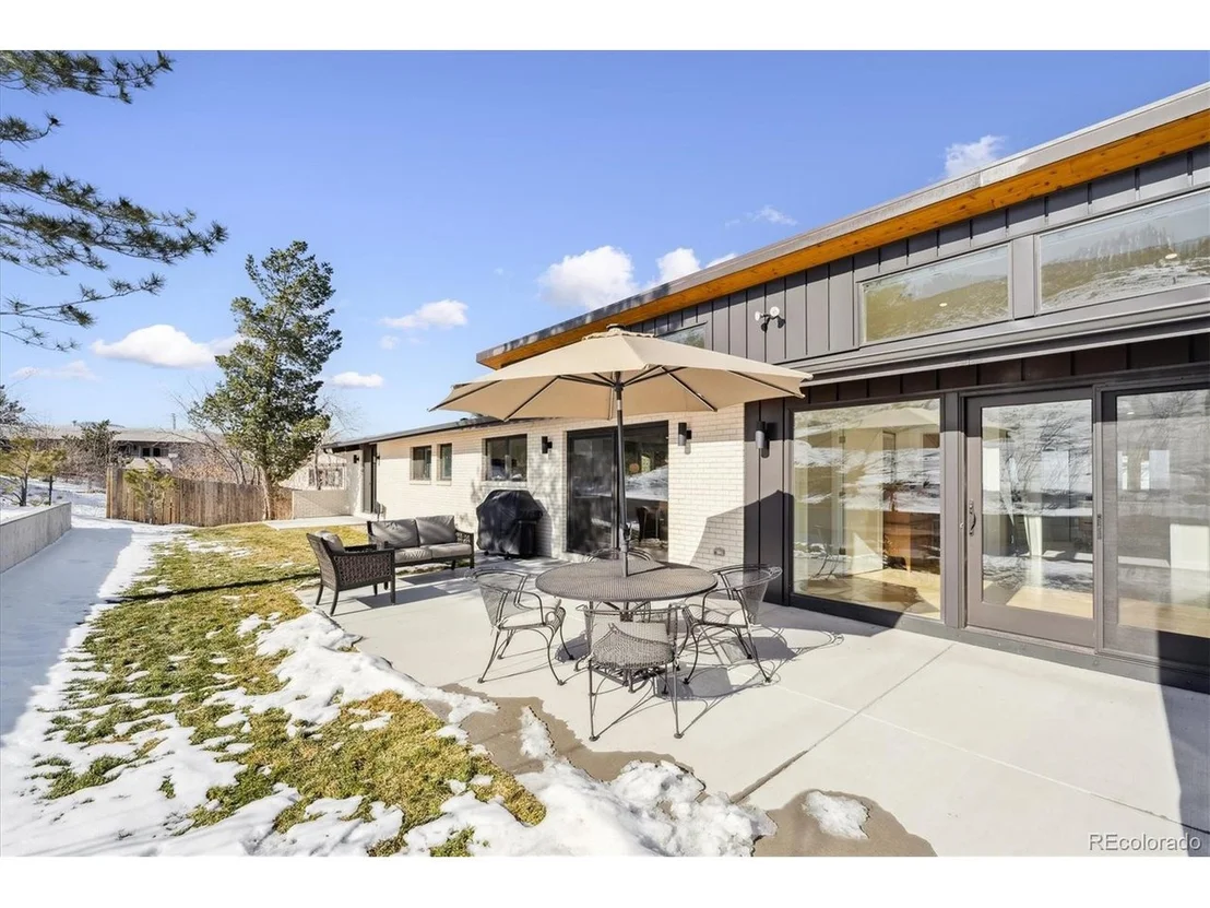 Photo of 14800 Foothill Rd