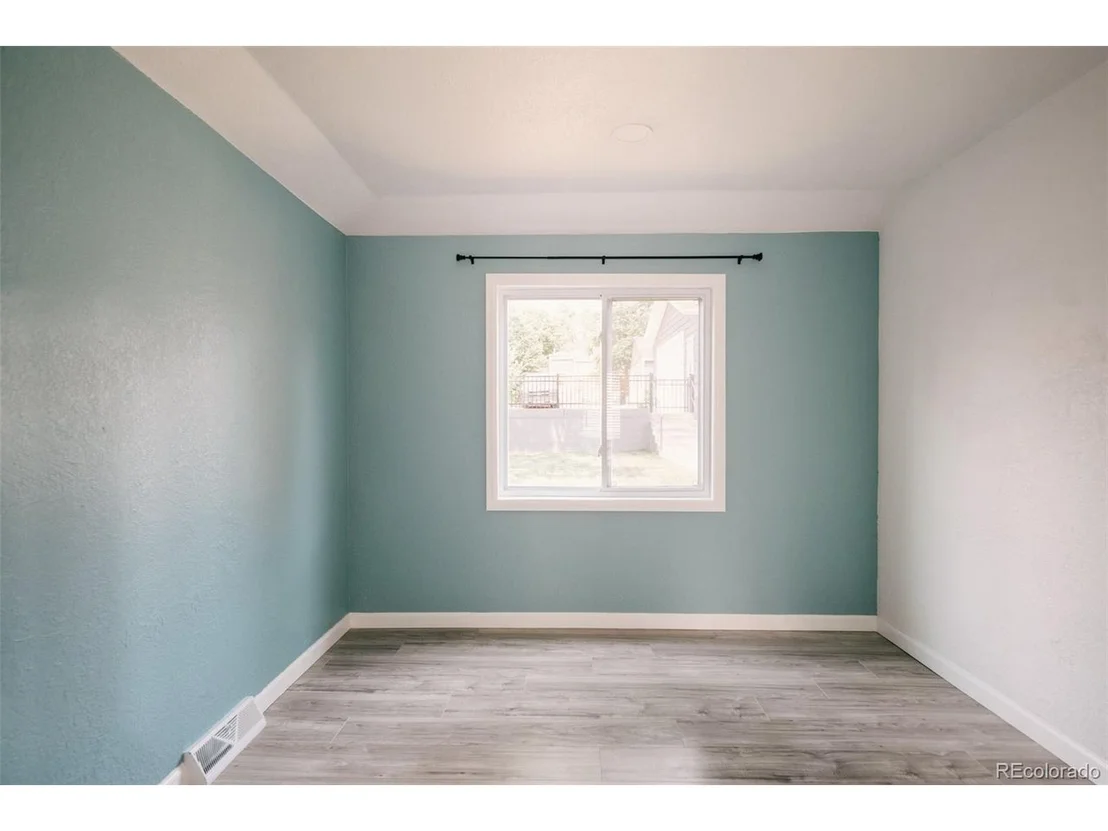 Photo of 4825 Bryant St