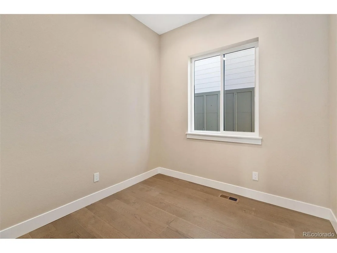 Photo of 1858 Vista Valley Dr
