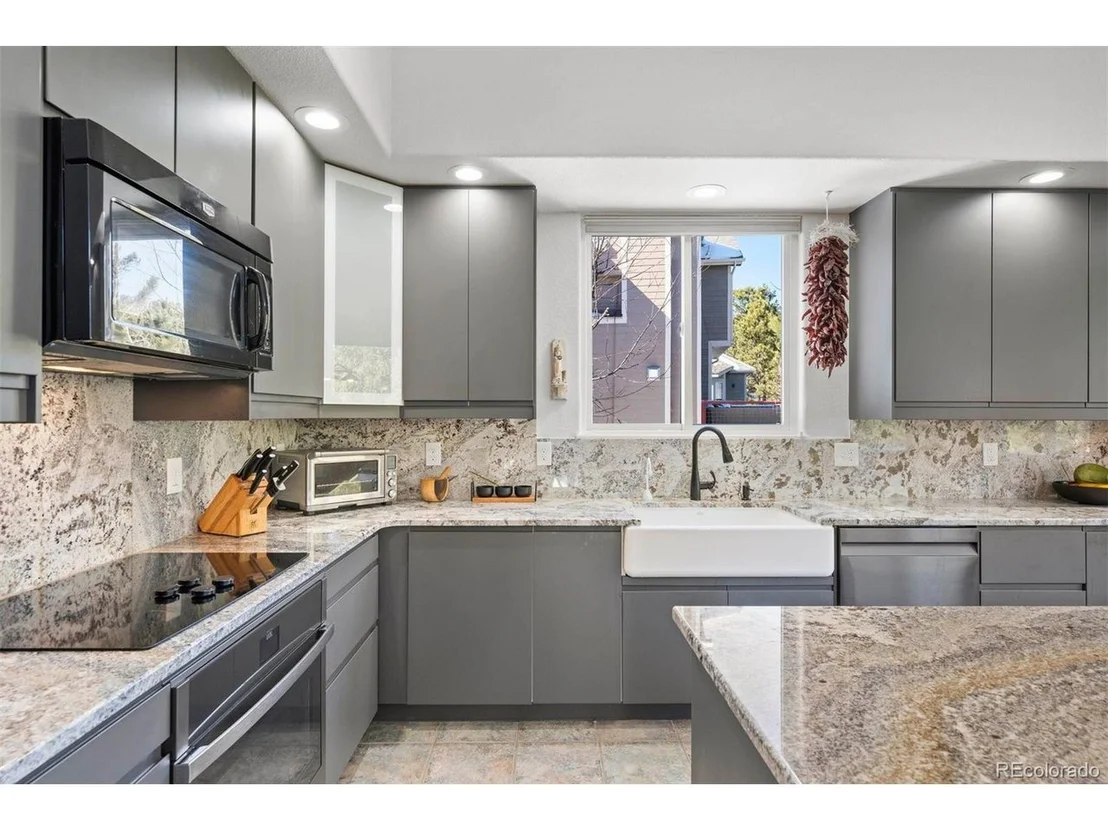Photo of 31415 Forestland Dr