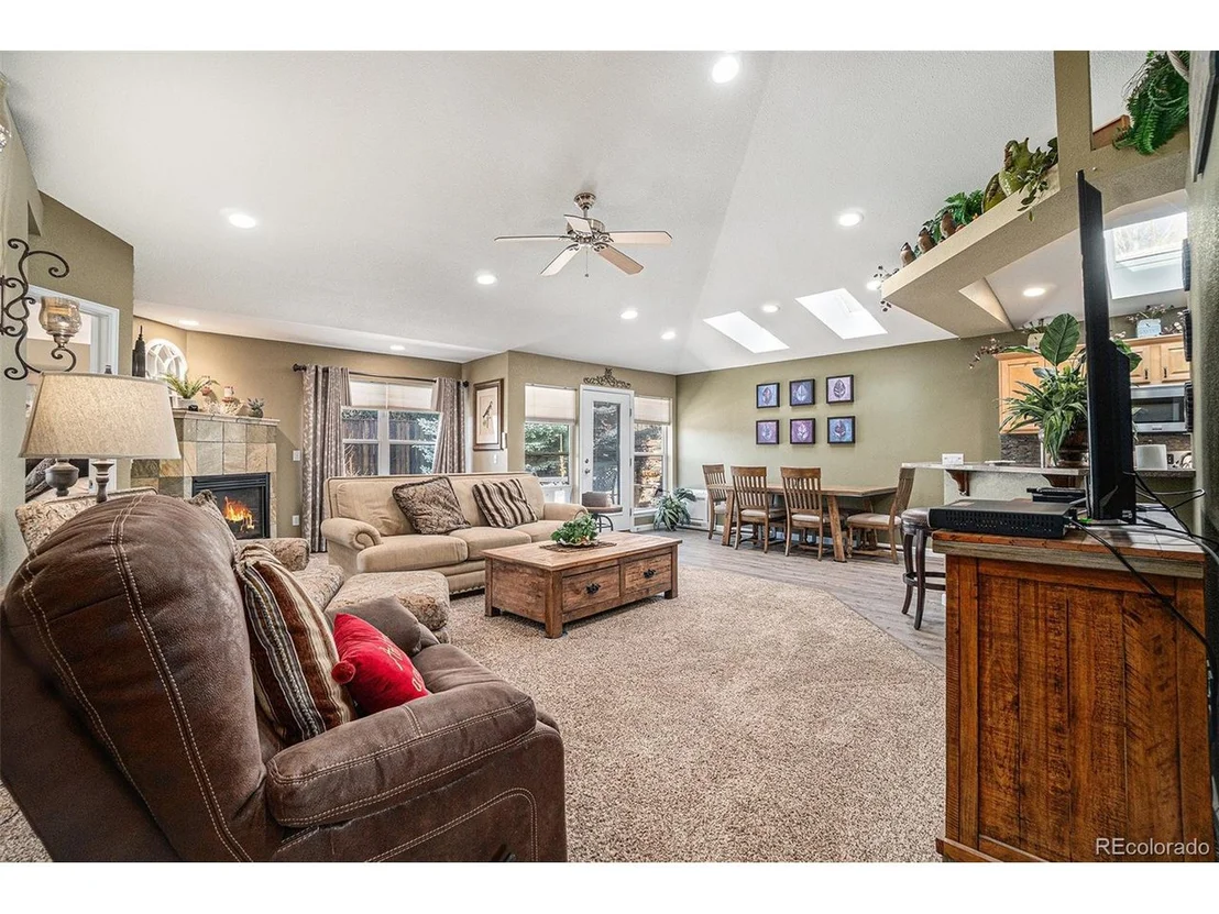 Photo of 445 Skyline Dr