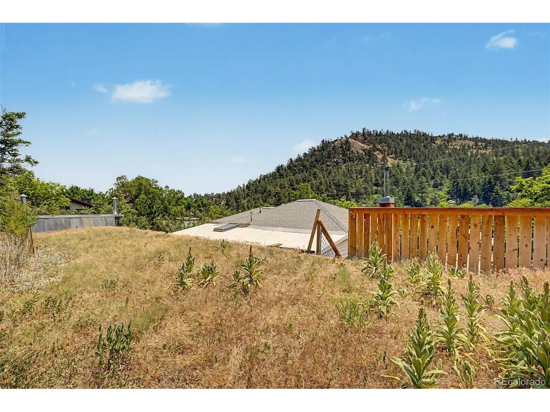 Photo of 176 Artesian Dr