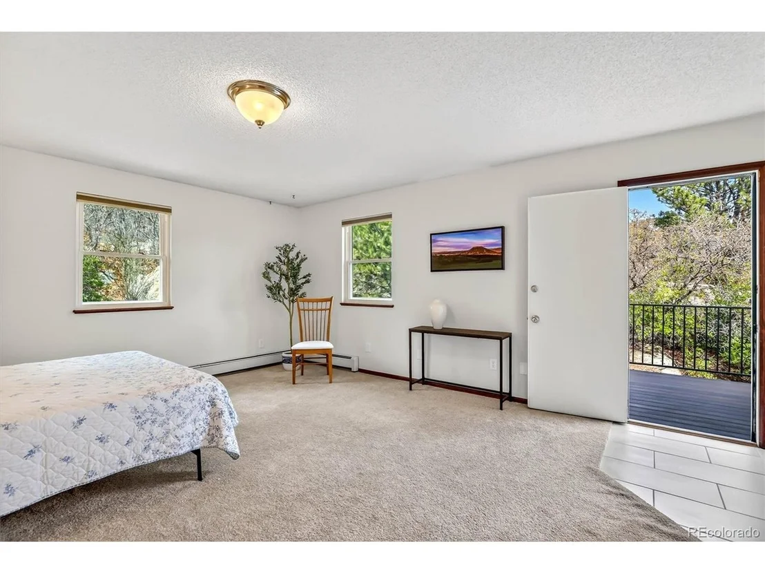 Photo of 243 Dawson Dr