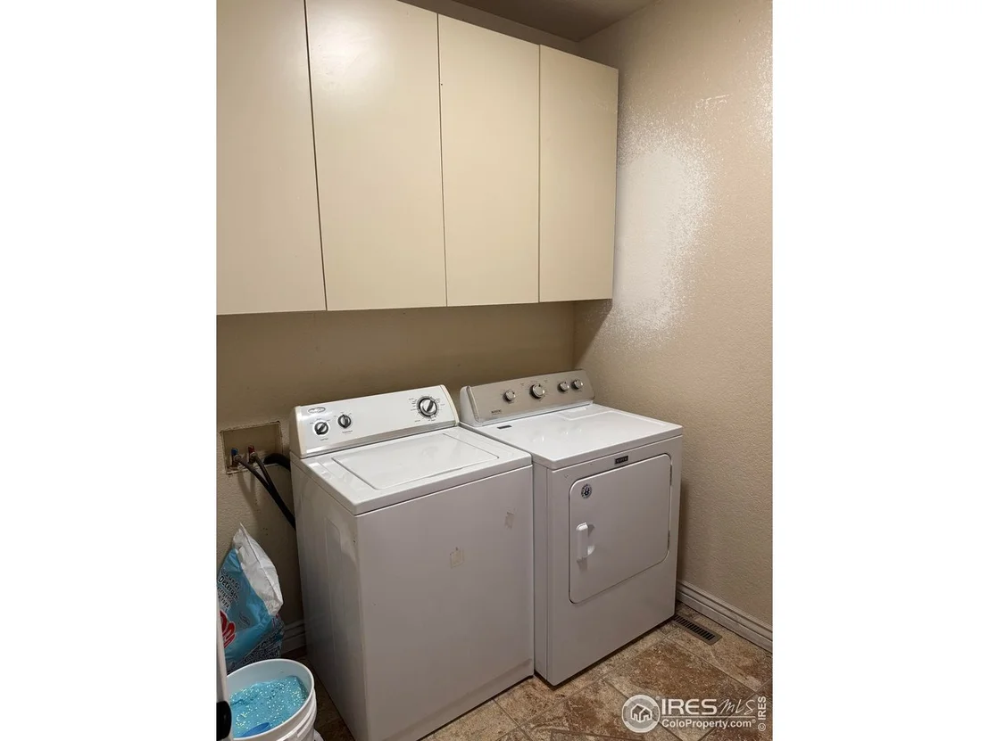 Photo of 419 E 3rd Ave