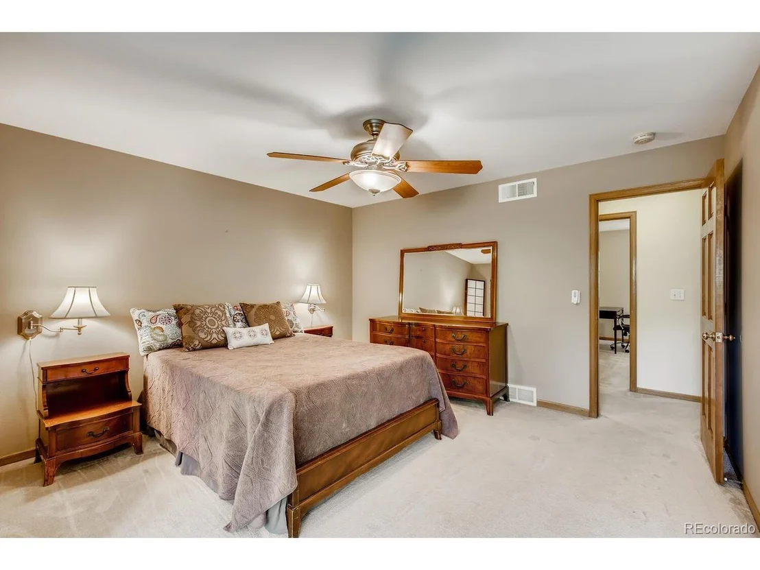 Photo of 2000 Emerald Dr