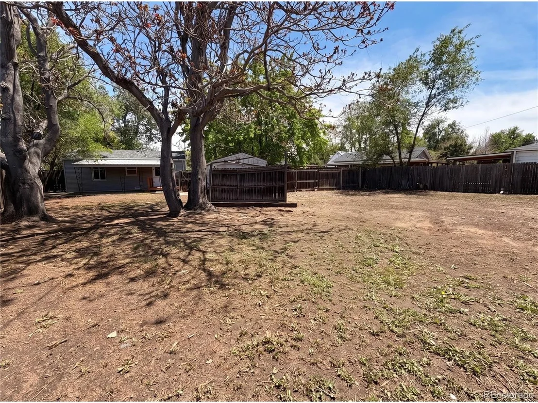 Photo of 4365 Iris St