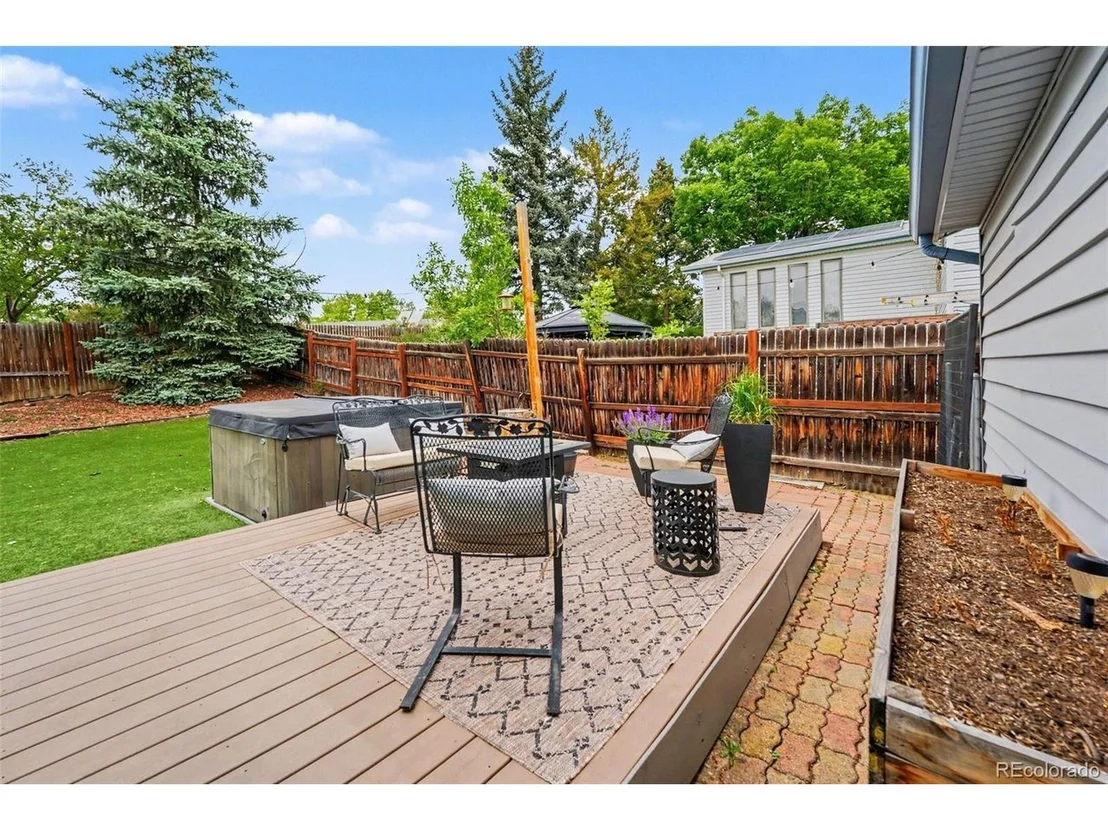 Photo of 1025 Maple Dr