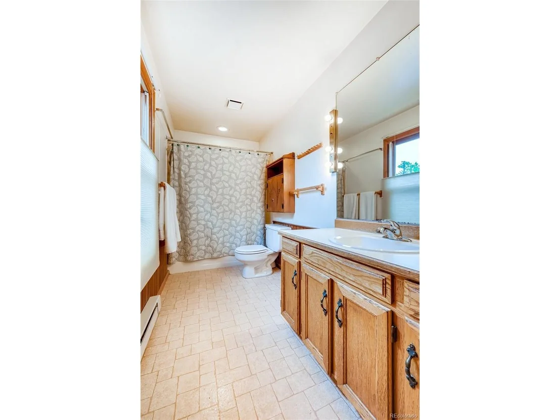 Photo of 1380 Riverside Ave