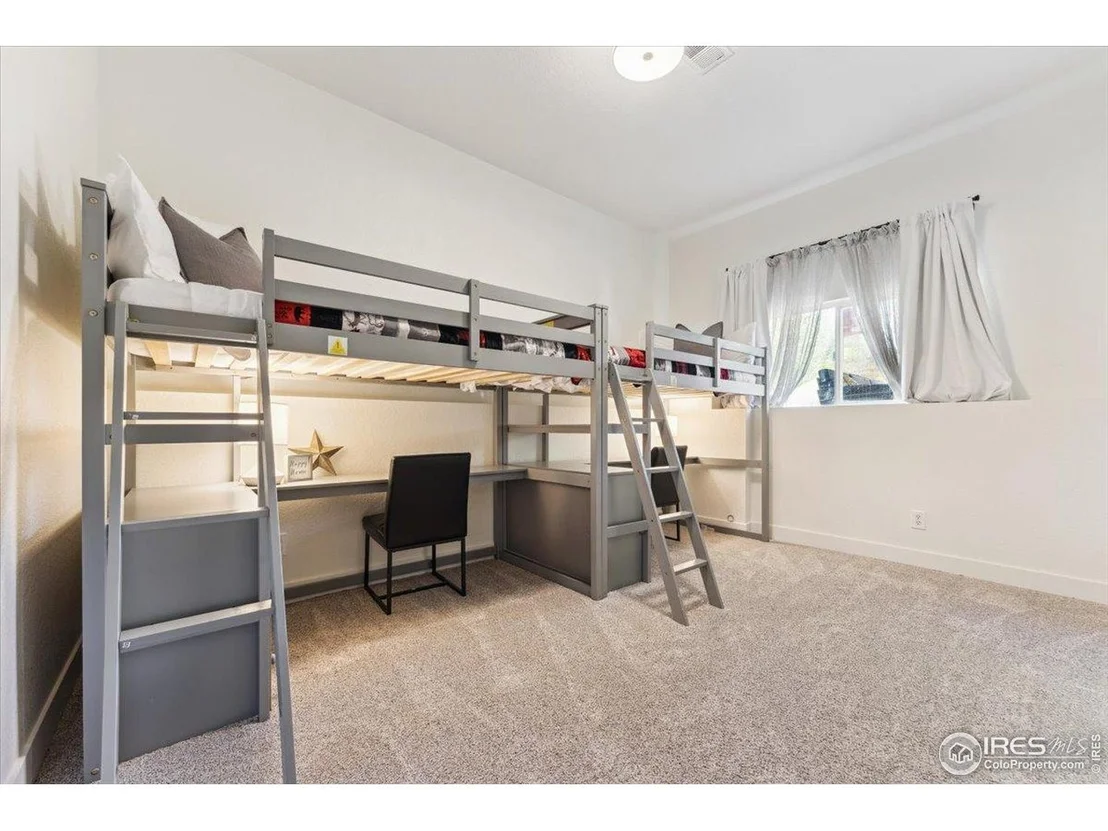 Photo of 824 Aztec Dr