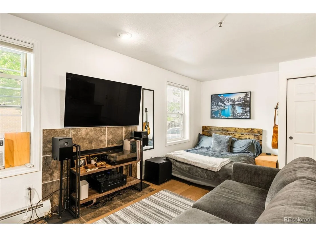 Photo of Unit 210 at 1405 Broadway