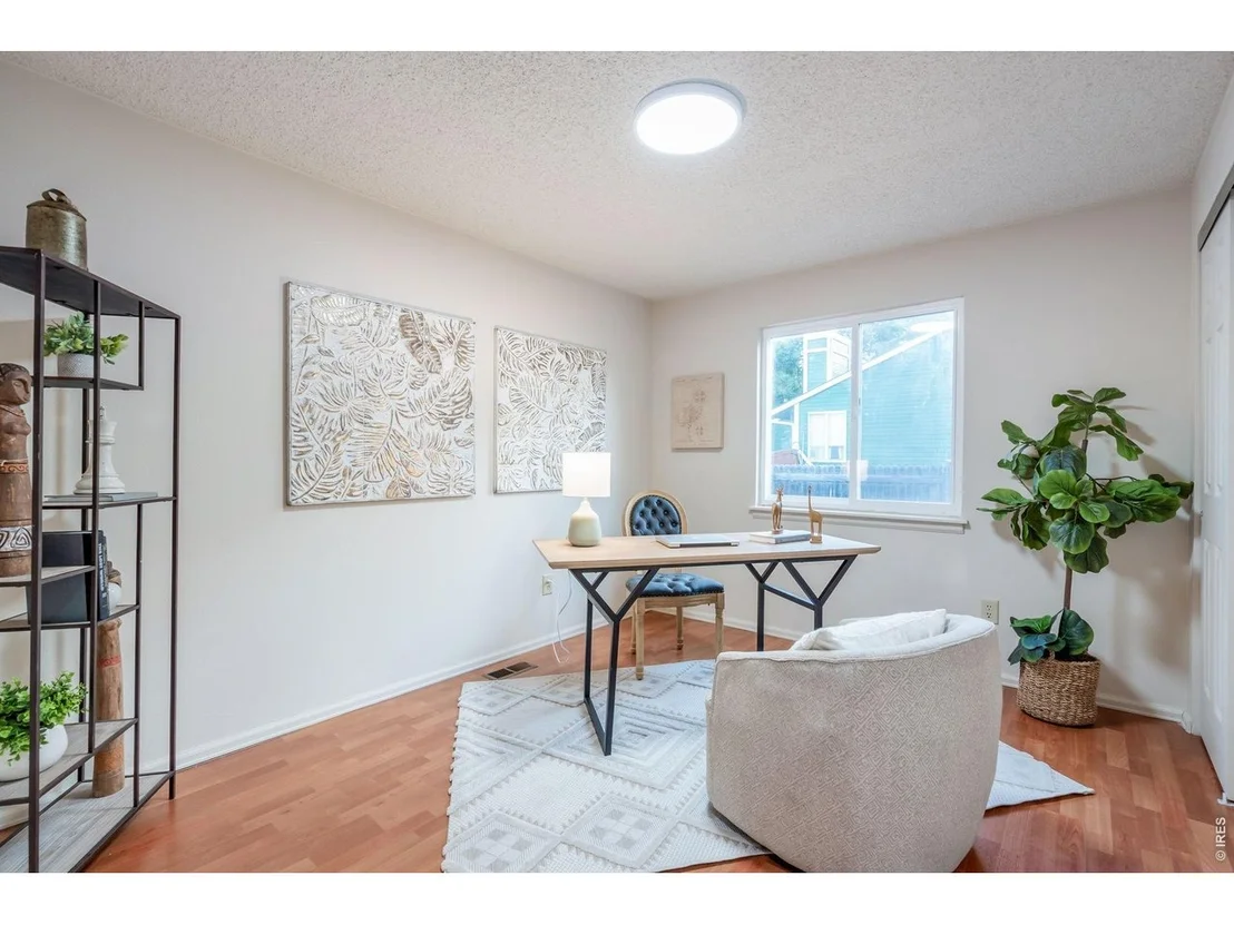 Photo of 1324 Sioux Blvd