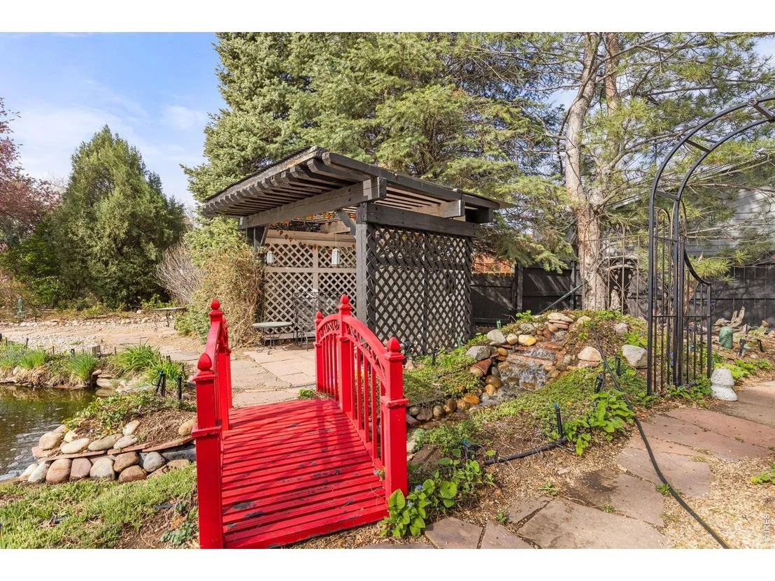 Photo of 7598 Estate Cir
