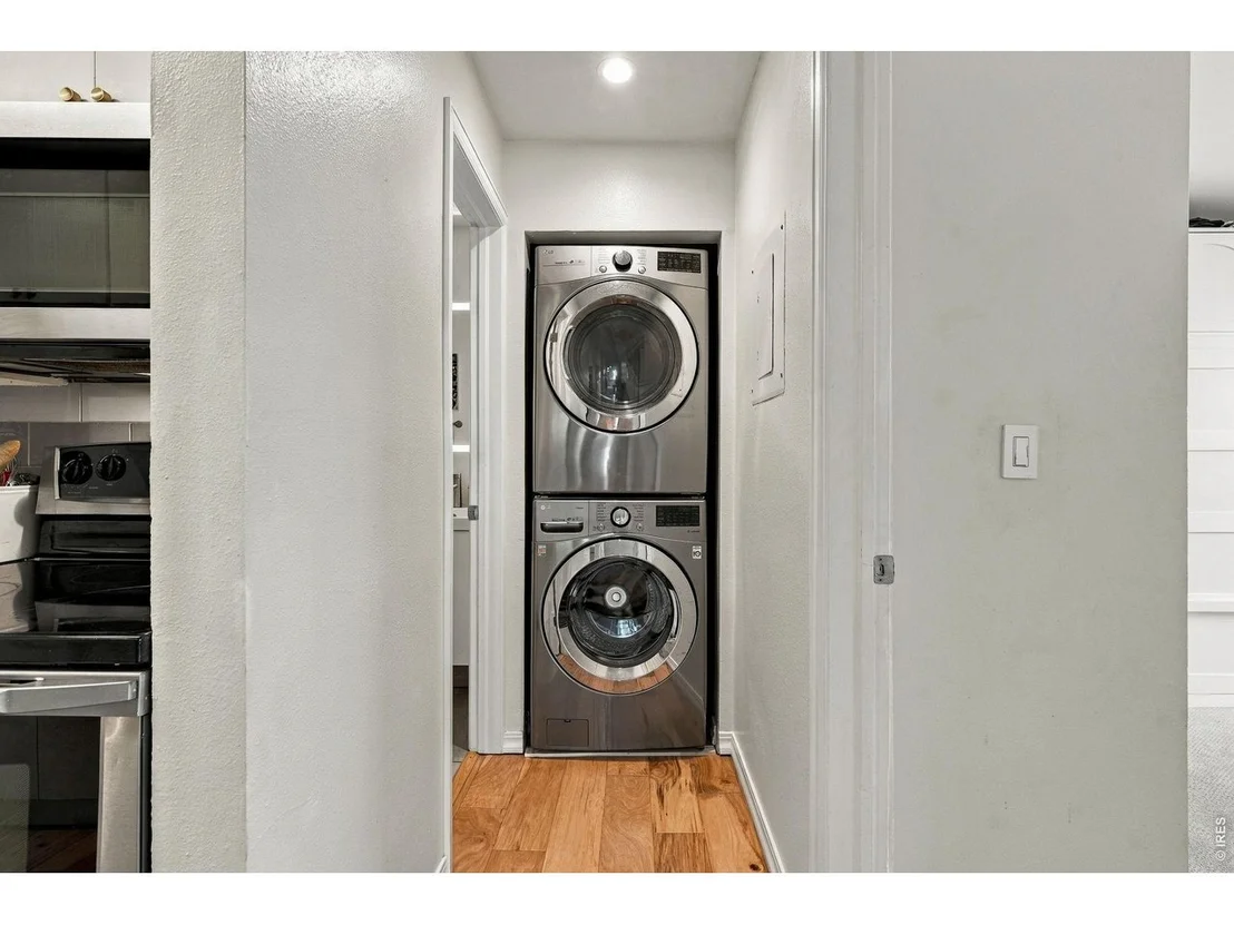 Photo of Unit 5 at 3025 Broadway St