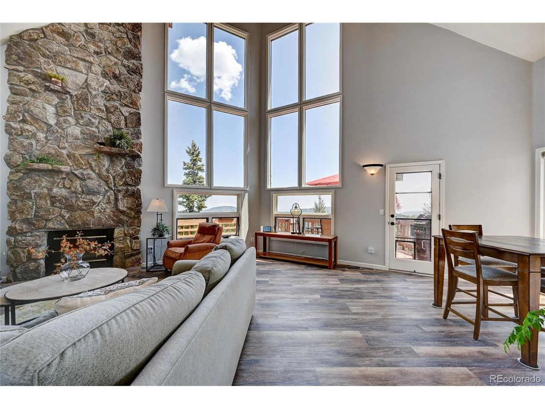 Photo of 30382 Mary Dr