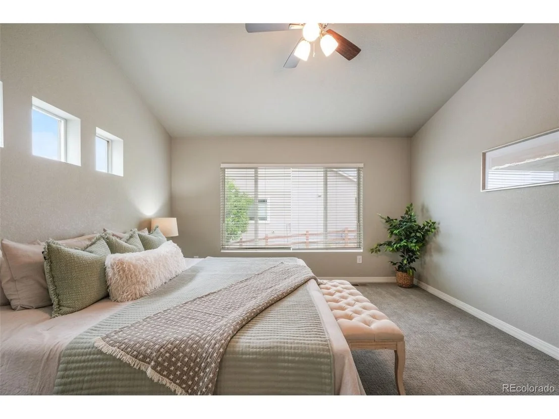 Photo of 2583 Lakes Edge Dr