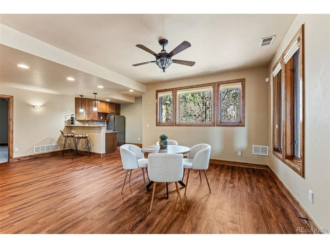 Photo of 2392 Saddleback Dr